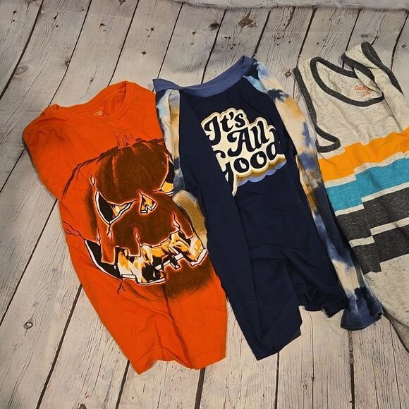 Boy's size 8 top bundle - Picture 2 of 3